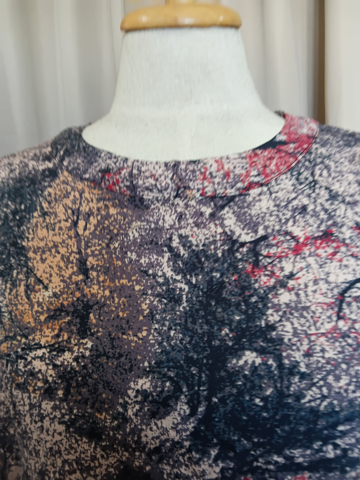 Women's Short Sleeve Top 100% Viscose Scarlet Trees