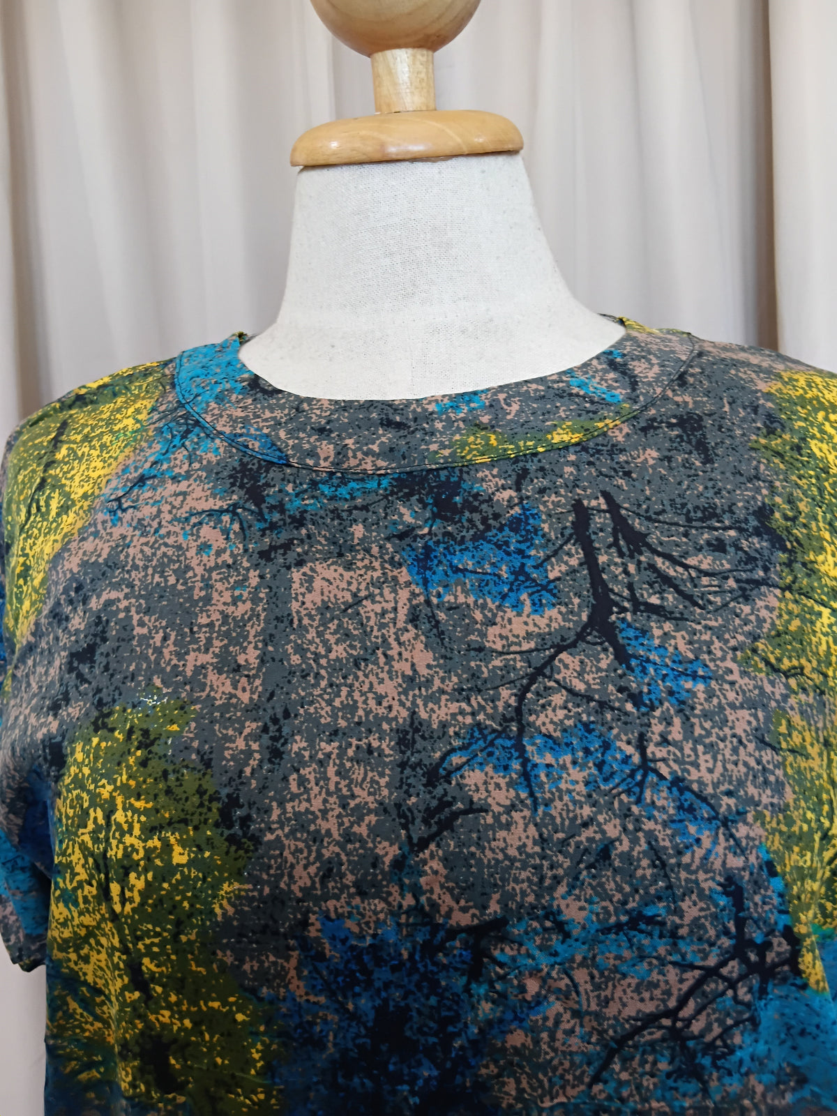 Women's Short Sleeve Top 100% Viscose Teal Yellow Trees Size L