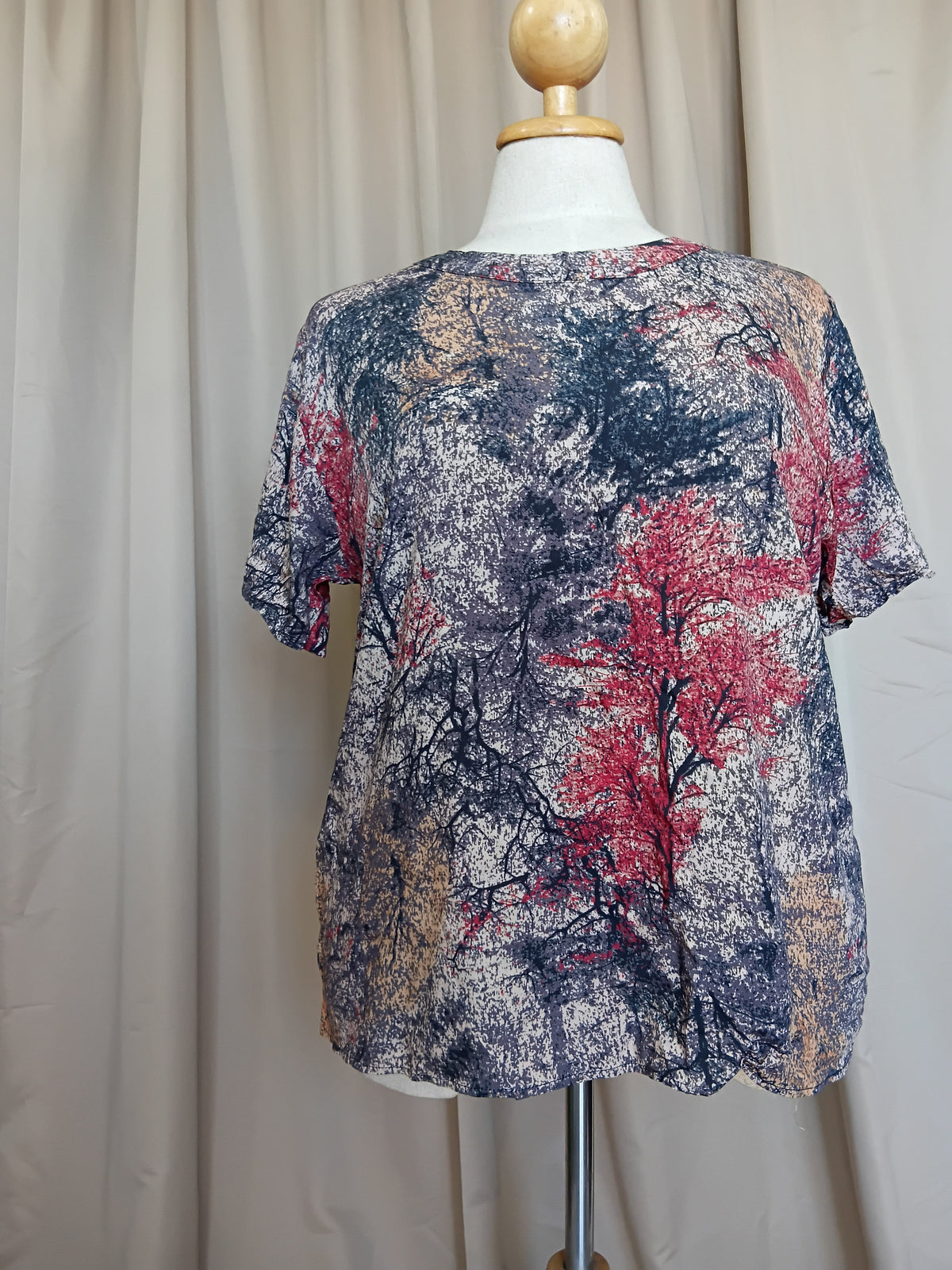 Women's Short Sleeve Top 100% Viscose Scarlet Trees