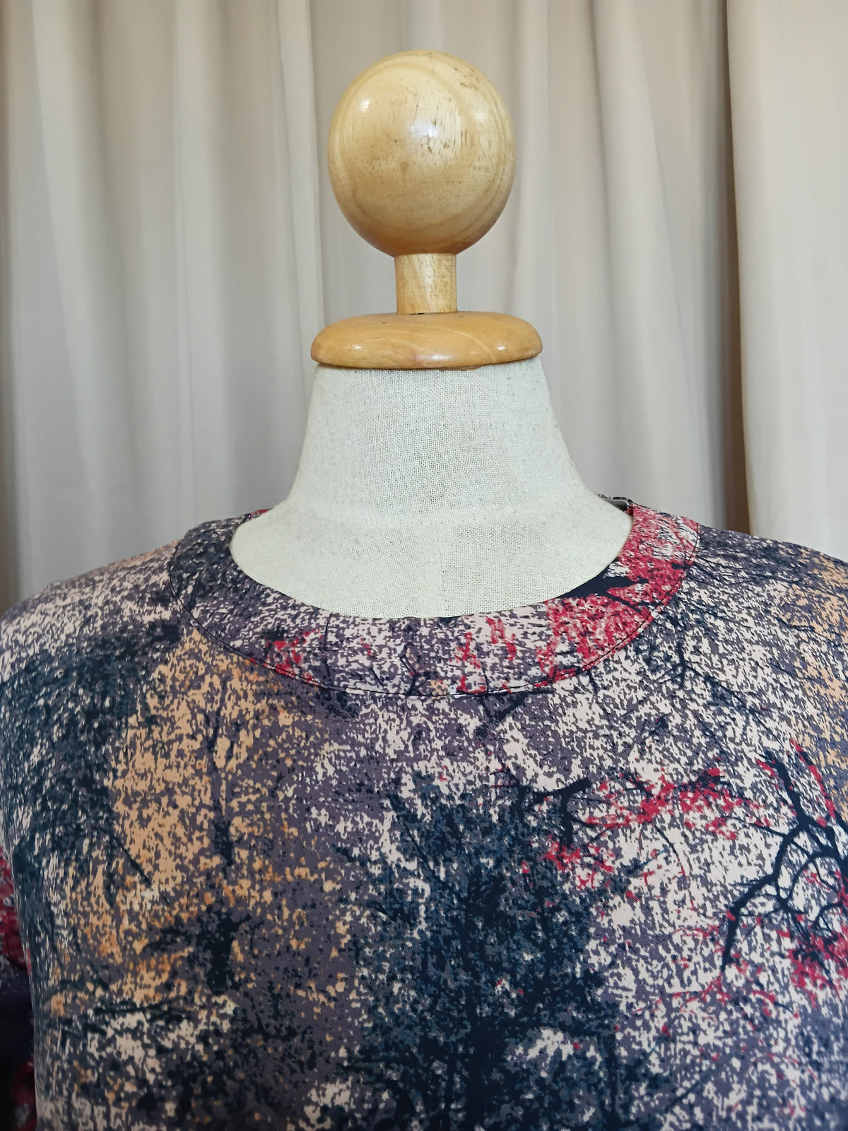 Women's Short Sleeve Top 100% Viscose Scarlet Trees
