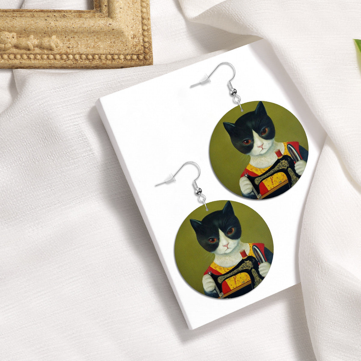 Circle Drop Earrings with "Sewing Cats" design – The Perfect Gift for People who Love to Sew