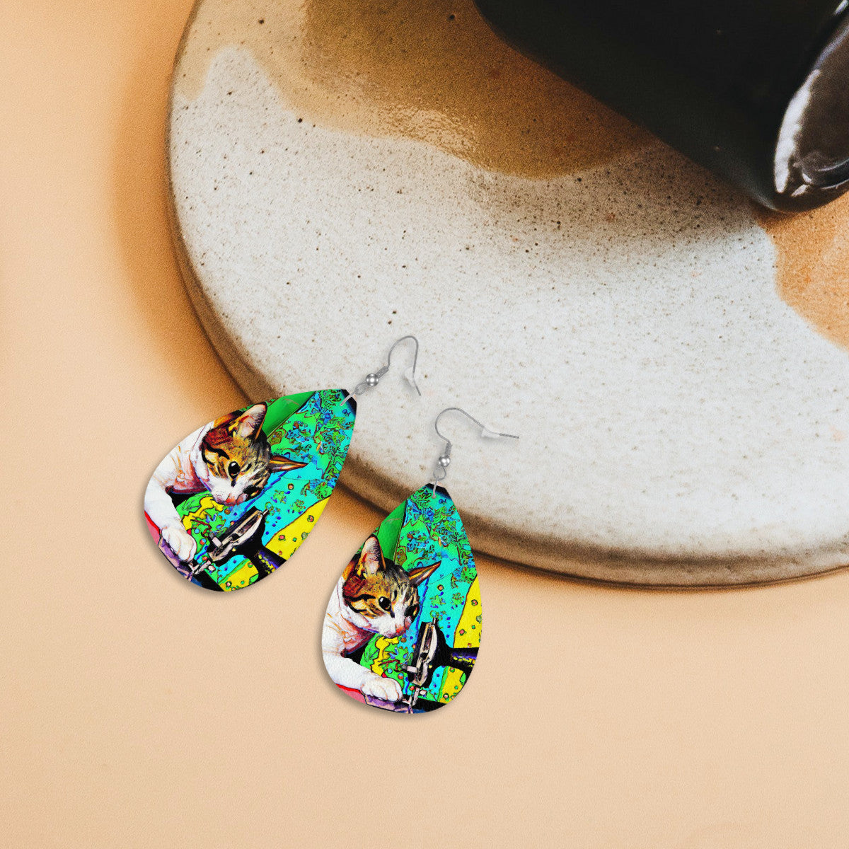 Teardrop Earrings with "Sewing Cats" design – The Perfect Gift for People who Love to Sew