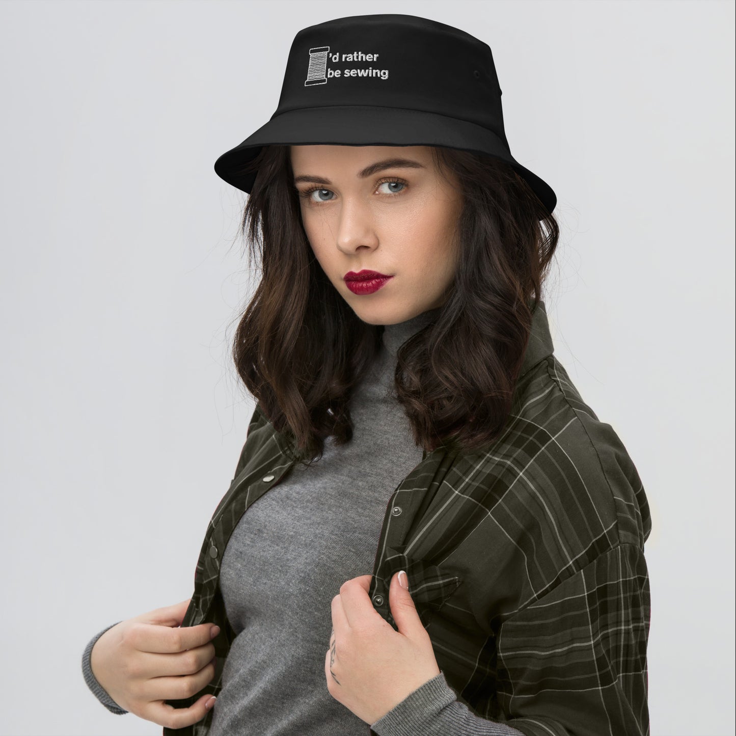 Black Bucket Hat with "I'd rather be sewing" design, the perfect gift for people who sew