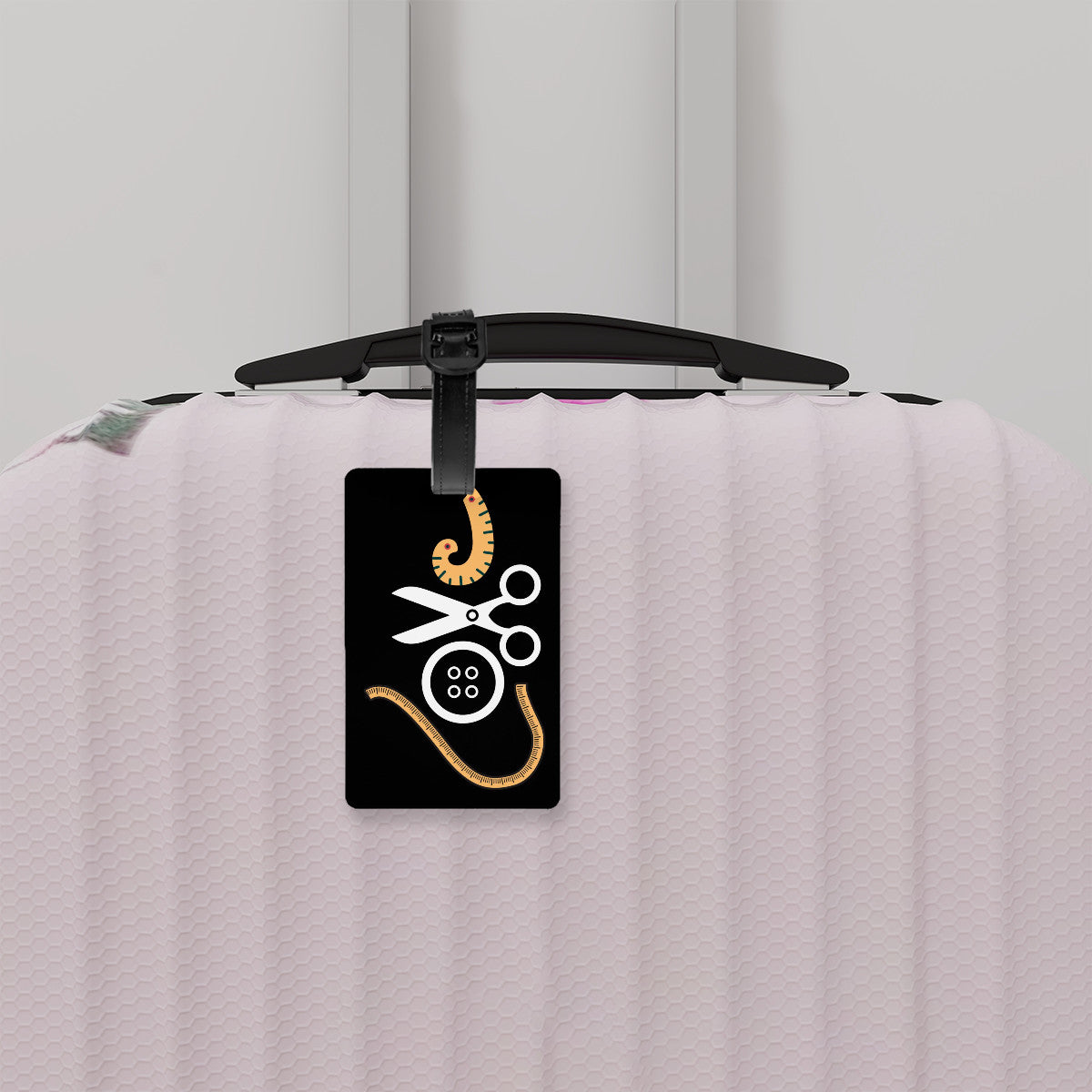 Black Luggage Tag with "Love Sewing" design, the ideal gift for people who love to sew, cat lovers, and travelers.