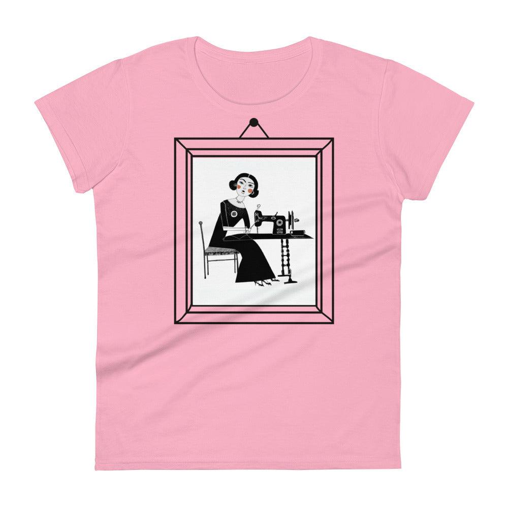 Short Sleeve T-shirt with "Women Sewing" design - The Perfect Gift for People who Love to Sew