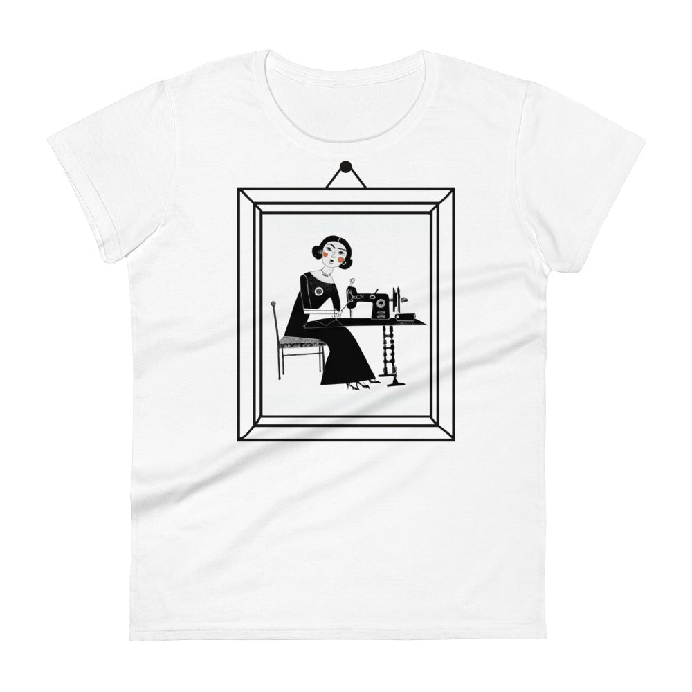 Short Sleeve T-shirt with "Women Sewing" design - The Perfect Gift for People who Love to Sew